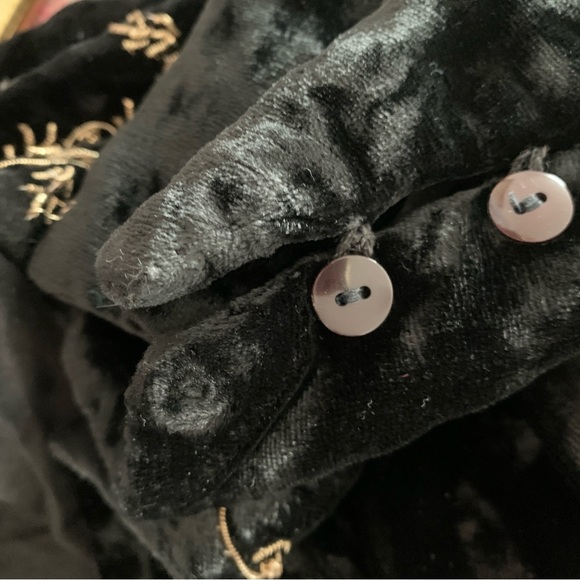 Vintage Zardozi Embroidery Velvet Top - Picture 8 of 11